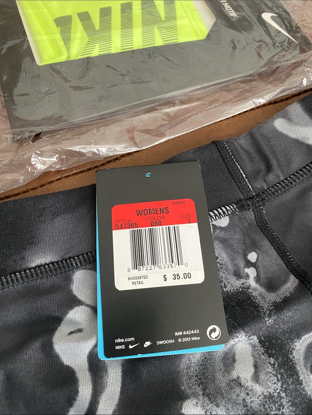 Nike Women's Black & Gray Patterned Joggers